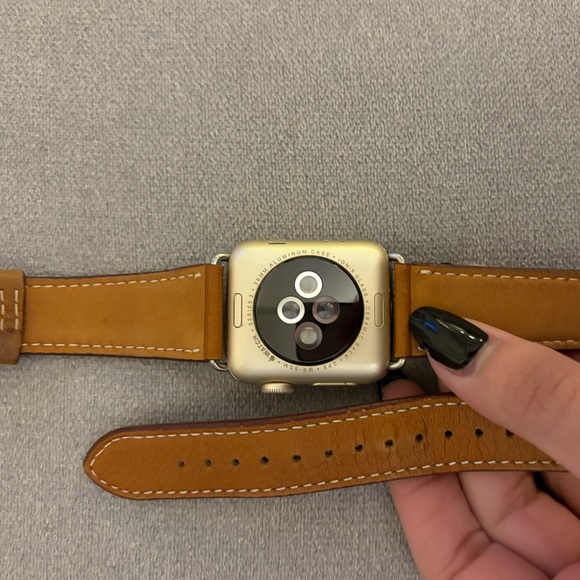 Apple Watch Series 2 - Picture 3 of 3